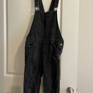 Cute ripped overalls